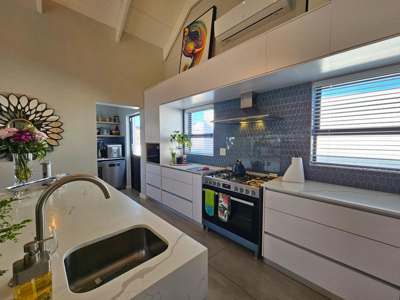3 Bedroom Property for Sale in Britannia Bay Western Cape